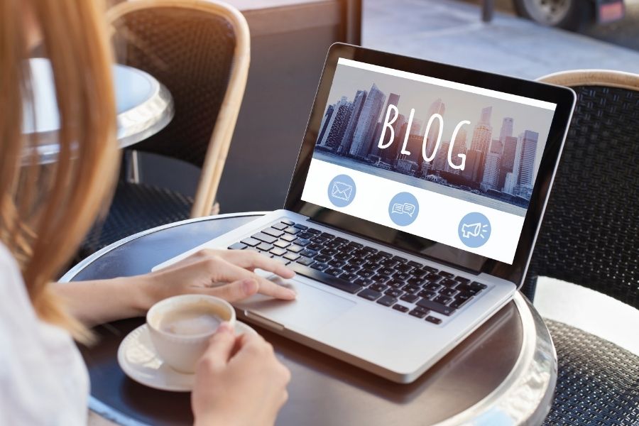 Advantages of Blogging for Small Businesses